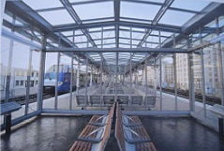 Gare de Lyon Jean Macé de l'exterieur