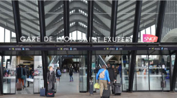 Gare de Lyon Saint-Exupéry de l'exterieur